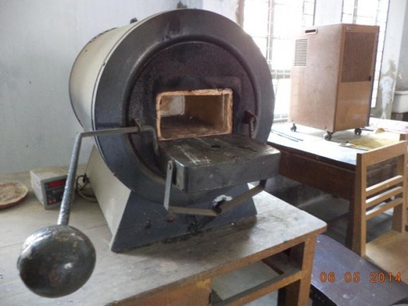 Figure 3.2 : Muffle furnace (automatic)