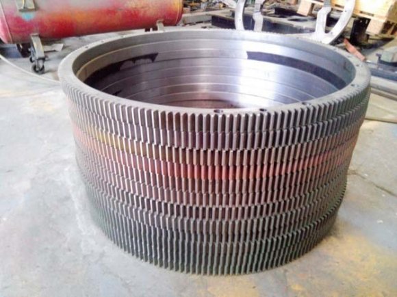 Figure 4 : Brake Motor d) Gear Box:-The gear box used in our project work is a BOX type 5 inch worm and worm wheel gear box. It comprises of series of worm gear units made with die cast aluminium housing from size 25 upto 90 and cast iron for the size 110, 130, & 150. Two taper roller bearings are mounted on the worm shaft improving the mechanical resistance to the axial thrust generated by the worm wheel. The housing has been designed using parametric 3-D CAD software supported by symmetric analysis of the thermal dissipation capacity and structural resistance to deformation under the effect of working loads. The housing has been optimized to maximize the draining of water or liquid in the event of gear box being subjected to splashing or washing, thanks to the adoption of auto lubricated bearings on the output gear.