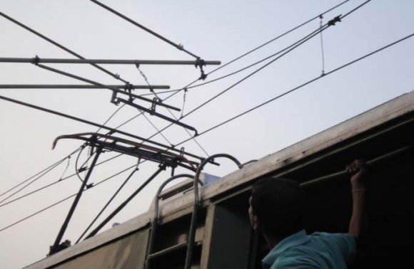 Fig. 5 : Electric Locomotive with Broken Pantograph