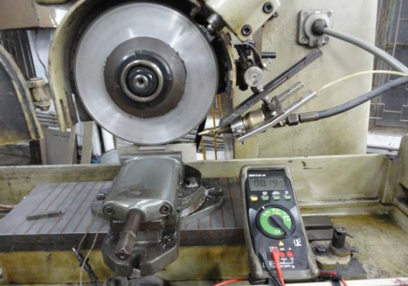 Computational Approach on the position of Load Centre of a Slipper Bearing Global Journal of Researches in Engineering Volume XII Issue V Version I 2 ( A ) © 2012 Global Journals Inc. (US) ear 2012 Y II.